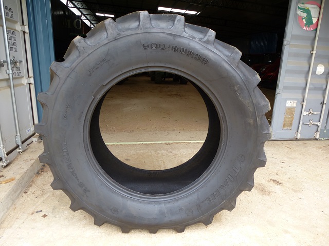 600/65R38 (R1W)