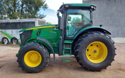 John Deere 7230R