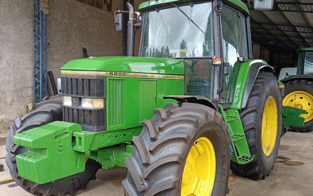 Tractor John Deere 6800 usado