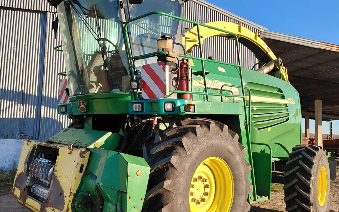 Tractor Picadora John Deere 7500 con cabezal usado